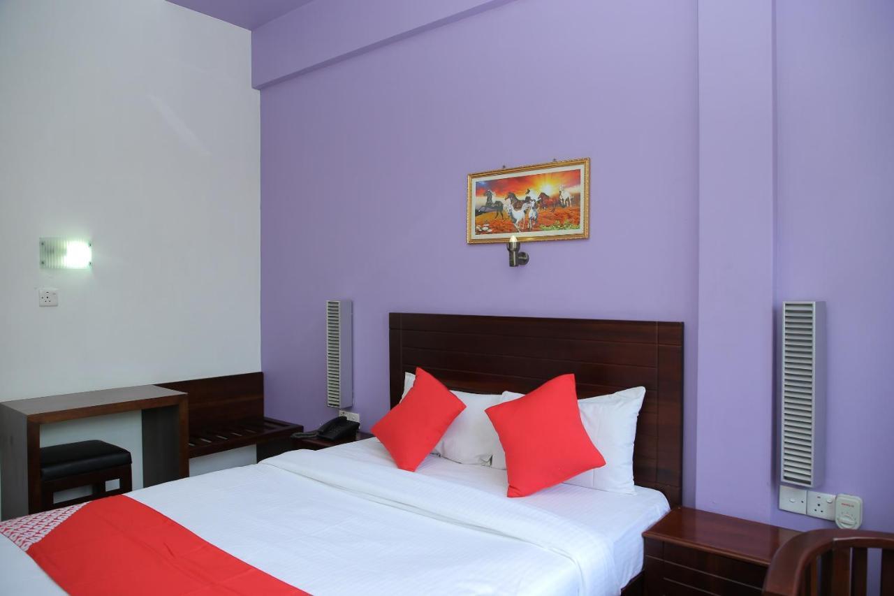Oyo 256 Subash Hotel Jaffna Room photo