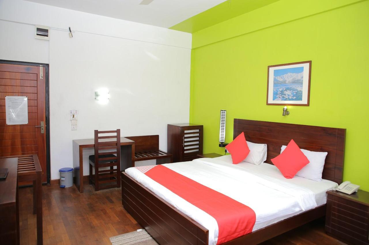 Oyo 256 Subash Hotel Jaffna Exterior photo