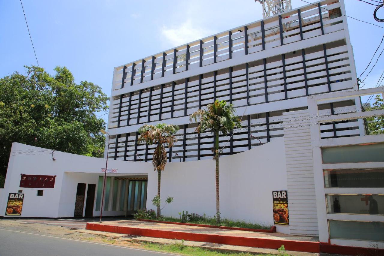 Oyo 256 Subash Hotel Jaffna Exterior photo