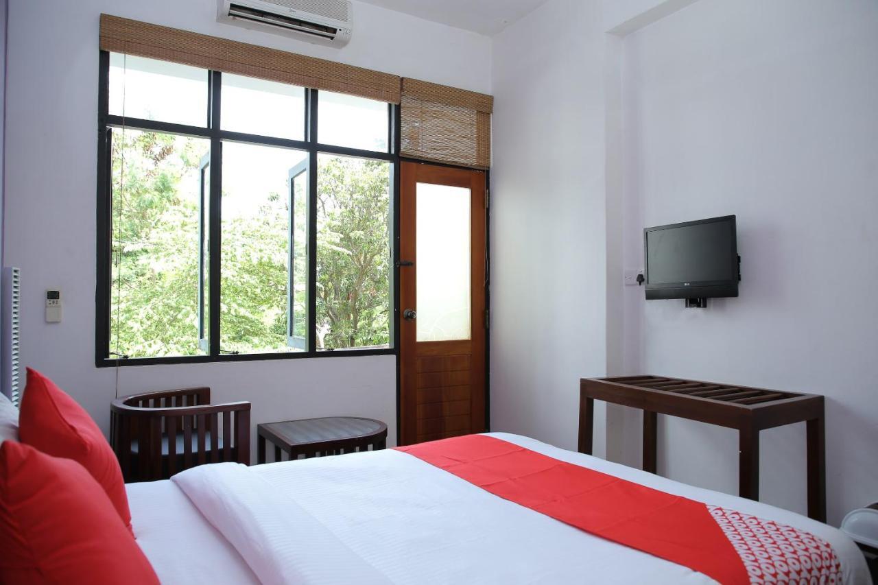 Oyo 256 Subash Hotel Jaffna Exterior photo